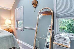 Waterfront Cape Cod Cottage on Peter's Pond