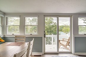 Waterfront Cape Cod Cottage on Peter's Pond