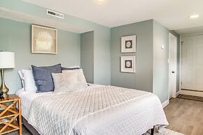 Waterfront Cape Cod Cottage on Peter's Pond