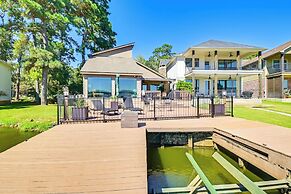 Renovated Lake Conroe Home: Boat Slip & Deck!