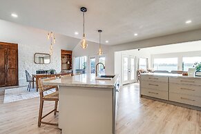 Renovated Lake Conroe Home: Boat Slip & Deck!