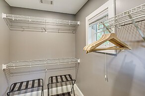 Lake Oconee Condo: Walk to Boat Ramp