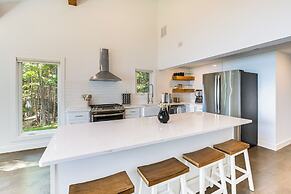 Waterfront Roque Bluffs Hideaway w/ Private Beach