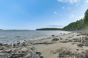 Waterfront Roque Bluffs Hideaway w/ Private Beach