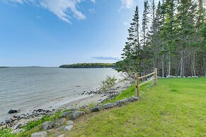 Waterfront Roque Bluffs Hideaway w/ Private Beach