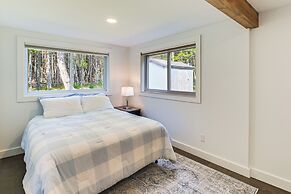 Waterfront Roque Bluffs Hideaway w/ Private Beach