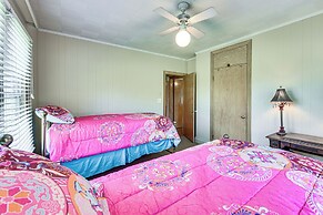 8 Mi to Lafayette: Dog-friendly Home w/ Large Yard