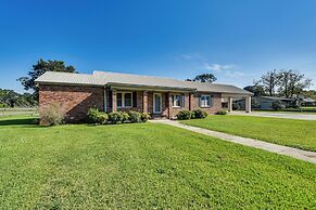 8 Mi to Lafayette: Dog-friendly Home w/ Large Yard
