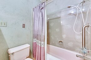 8 Mi to Lafayette: Dog-friendly Home w/ Large Yard