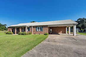 8 Mi to Lafayette: Dog-friendly Home w/ Large Yard