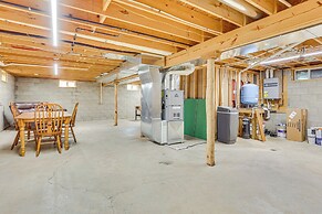 Wooded Escape w/ Pond & Grill in Pleasant City!