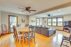 Wooded Escape w/ Pond & Grill in Pleasant City!