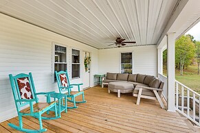 Wooded Escape w/ Pond & Grill in Pleasant City!