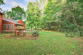 10 Mi to Crane Beach: Wooded Home Near Boston!