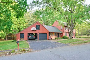 10 Mi to Crane Beach: Wooded Home Near Boston!
