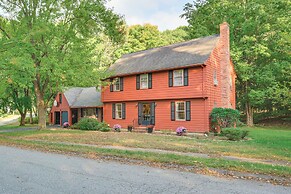 10 Mi to Crane Beach: Wooded Home Near Boston!