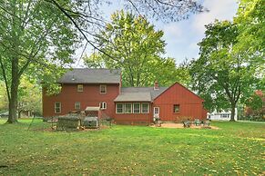 10 Mi to Crane Beach: Wooded Home Near Boston!