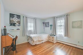 10 Mi to Crane Beach: Wooded Home Near Boston!