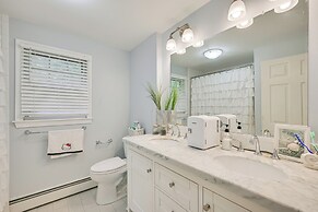 10 Mi to Crane Beach: Wooded Home Near Boston!