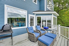 Luxe Lake House in Connecticut: Private Dock