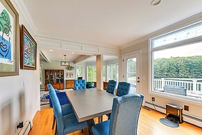 Luxe Lake House in Connecticut: Private Dock