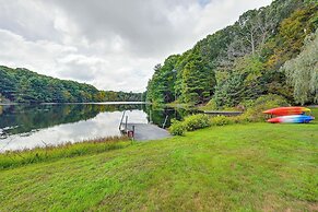 Luxe Lake House in Connecticut: Private Dock