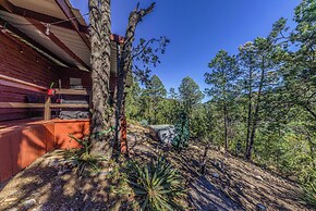 Mountain-view Cabin w/ Hot Tub in Ruidoso!
