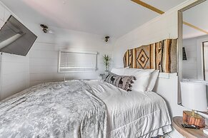 Mountain-view Cabin w/ Hot Tub in Ruidoso!