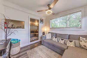 Mountain-view Cabin w/ Hot Tub in Ruidoso!