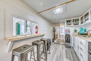 Mountain-view Cabin w/ Hot Tub in Ruidoso!