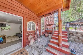 Ruidoso Home w/ Loft & Private Hot Tub