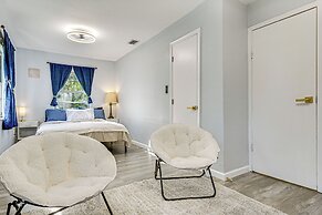 3 Mi to Usf: Chic Home w/ Yard in Tampa!