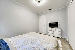 3 Mi to Usf: Chic Home w/ Yard in Tampa!