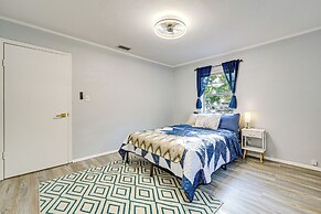 3 Mi to Usf: Chic Home w/ Yard in Tampa!