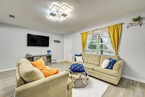 3 Mi to Usf: Chic Home w/ Yard in Tampa!