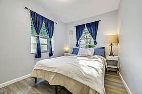 3 Mi to Usf: Chic Home w/ Yard in Tampa!