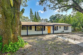 3 Mi to Usf: Chic Home w/ Yard in Tampa!