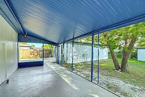 3 Mi to Usf: Chic Home w/ Yard in Tampa!