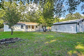 3 Mi to Usf: Chic Home w/ Yard in Tampa!