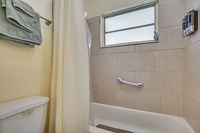 11 Mi to South Beach: Home w/ Screened Porch!