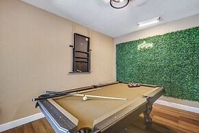 11 Mi to South Beach: Home w/ Screened Porch!