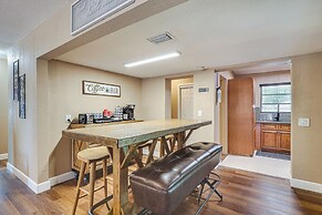 11 Mi to South Beach: Home w/ Screened Porch!