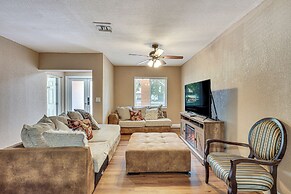 11 Mi to South Beach: Home w/ Screened Porch!