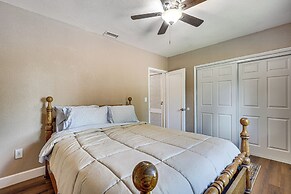 11 Mi to South Beach: Home w/ Screened Porch!