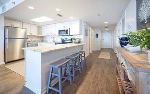 Phoenix Vi 61013 3 Bedroom Condo