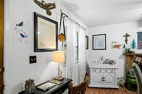 Eagle's Nest - Hot Tub, Deck & Prime Location 2 Bedroom Cabin