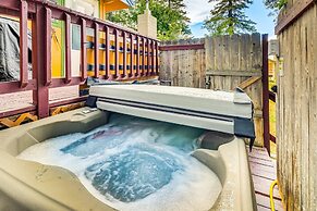 Eagle's Nest - Hot Tub, Deck & Prime Location 2 Bedroom Cabin