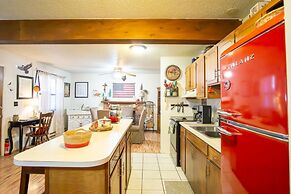 Eagle's Nest - Hot Tub, Deck & Prime Location 2 Bedroom Cabin