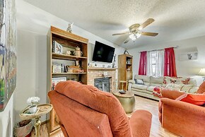 Eagle's Nest - Hot Tub, Deck & Prime Location 2 Bedroom Cabin