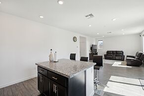 Spacious 3br Home With Charming Backyard 3 Bedroom Home